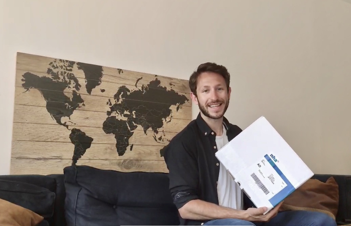 Sander leert gitaar spelen met een cursus van NHA